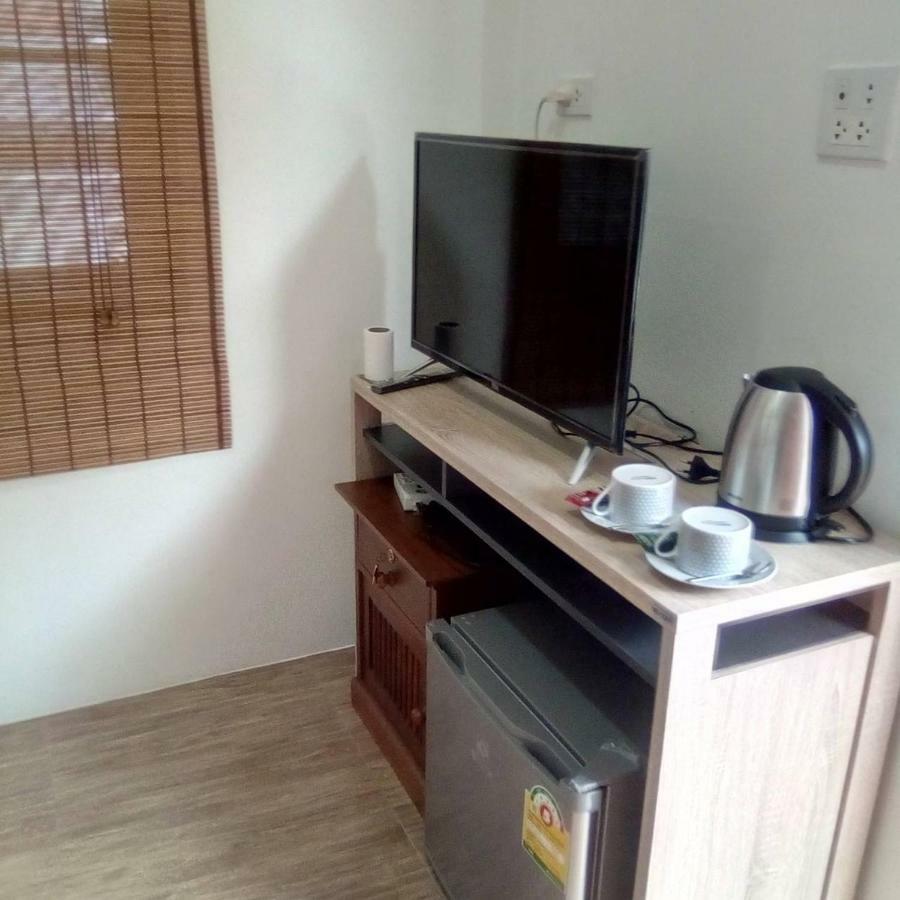 Sunray Guesthouse สุนันท์บ้านพักริมคลอง Утхайтхані Екстер'єр фото