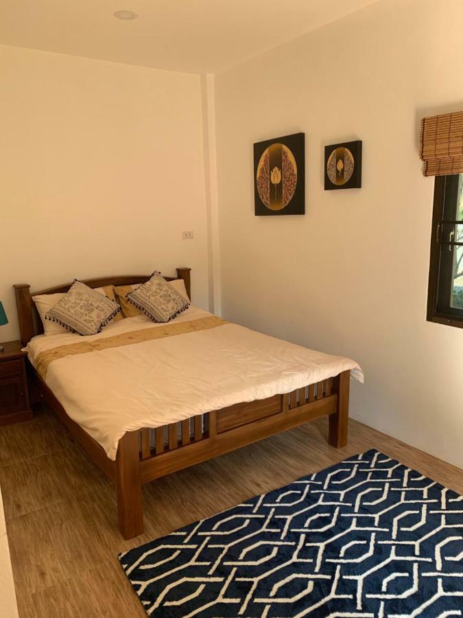 Sunray Guesthouse สุนันท์บ้านพักริมคลอง Утхайтхані Екстер'єр фото